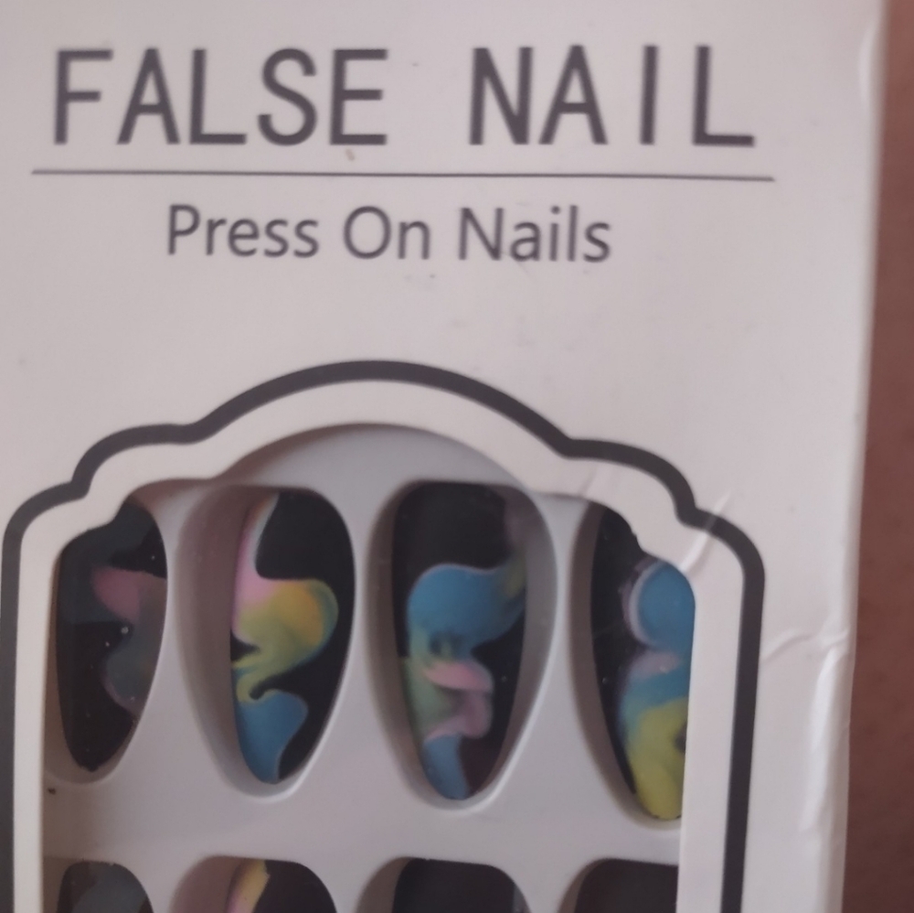 Colorful Swirl Press-On Nails - Picture 4 of 4